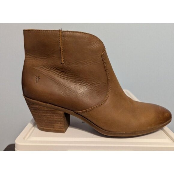 FRYE Women Size 9.5 Wheat Brown Leather Jennifer Seam Ankle Booties 3471729 - Picture 2 of 16
